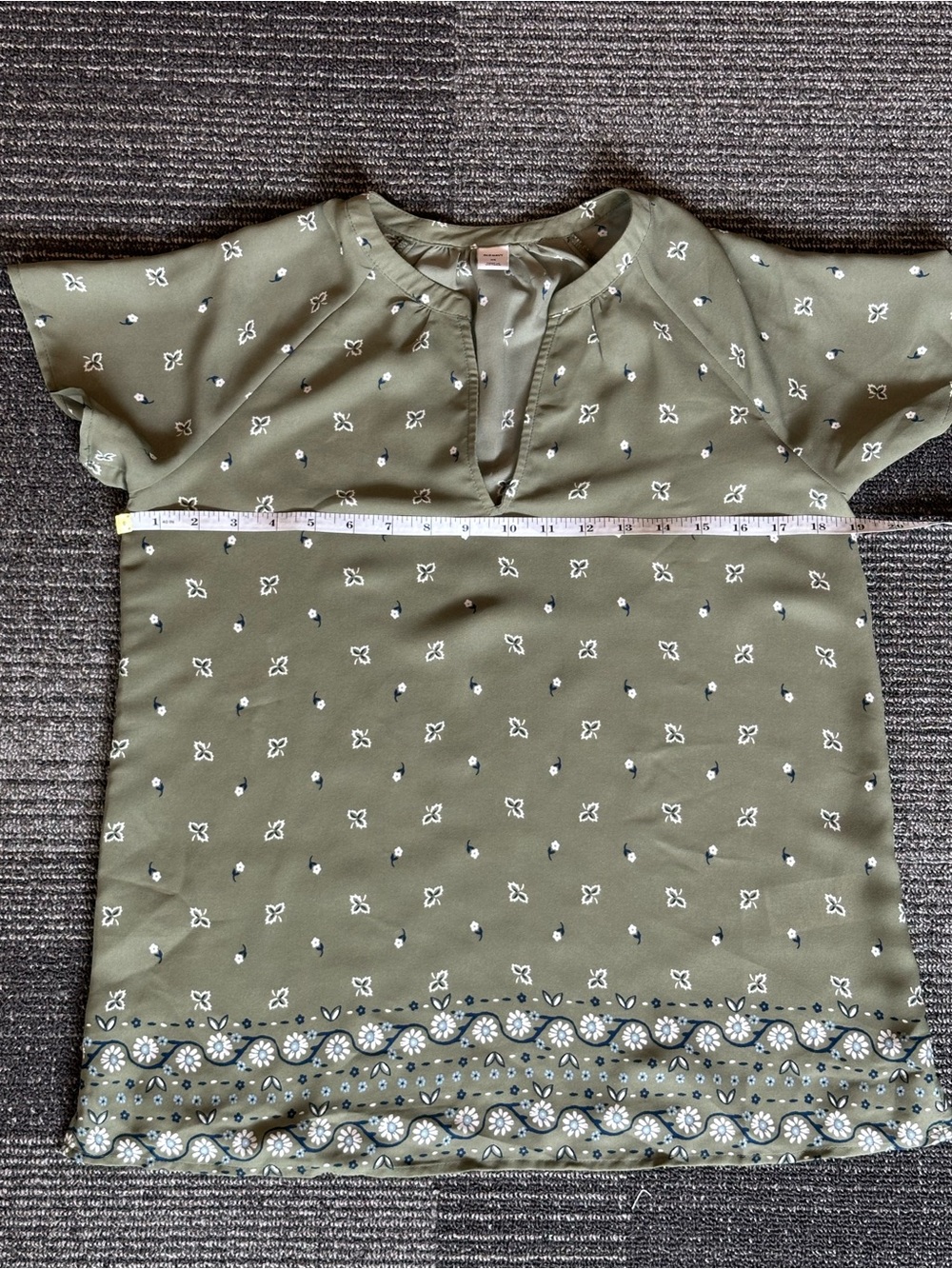 Old Navy Olive Green, Navy and White Floral Bandana V-Neck Blouse | SIZE XS - Picture 4 of 6